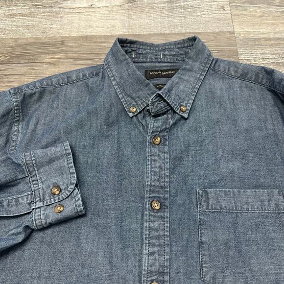 Banana Republic Dark Wash Blue Mens L Untucked Fit Button Down Chambray Shirt - Picture 3 of 12